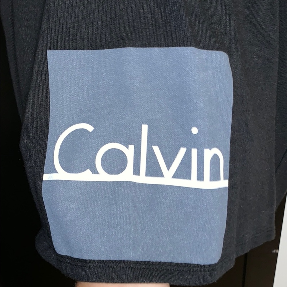 BLACK CROPPED CALVIN KLIEN SWEATSHIRT